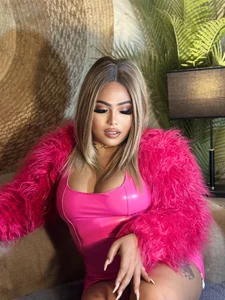 BigDominaMia Mia Collins Pic 4