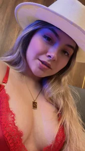 Lau_Bee: Public ( 6 фото)