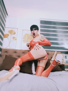 DominateMistressTania SEXY ASS AND HIGH HEELS Pic