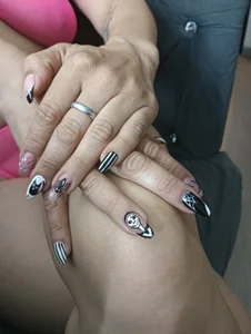 Luciifeer_ Sexy lingerie and cute nails for a confident mature woman Pic