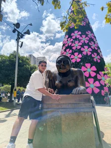 Hiroshi_Shen I'M SHOWING YOU MEDELLIN, COLOMBIA😍💥🌹 Hình 6