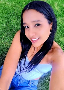 LauraBlows01 Public Pic 5