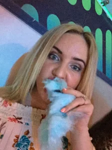 Few oldies. Have I had a glow up? de curlyirishgirl Foto 8