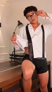 ian_boyvg Horny Boy Pic 2