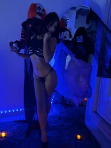 Sirenita_petitexoxo Happy halloween. Would you like me to be your angel or you 😈? Pic 2