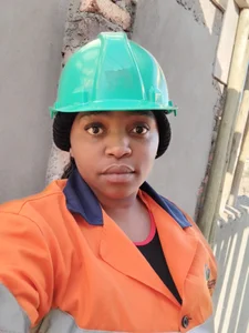 African_Busty Public - {count, plural, one {תמונה אחת} two {שתי תמונות} many {# תמונות} other {# תמונות}}
