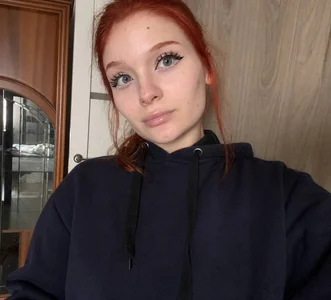 LeslieLoom Public Pic 2