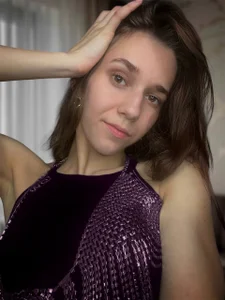 PetraHambelton who is it? Pic 2