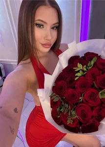 ChloeMarsch The flowers are as soft as my pussy Poză 7