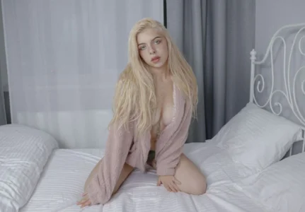 Hannah_Carr Angel Foto 6