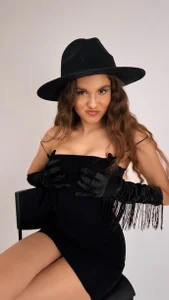 Black hat tease od Mimi_Mira  5 snímek