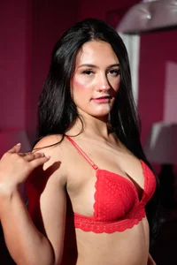 NaomiVixenn Just For You Kuva 3