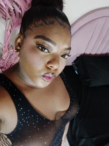 Total Temptation od Tamaramilleer  6 snímek