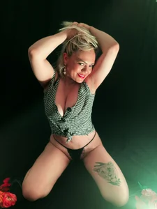 Paris_Squirt_ I would like to vote in Sima De Ti 🥵 Immagine 