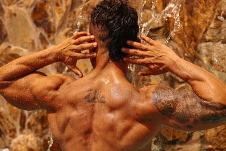 ARON_TAYLER01: POOL DAY ( фото)