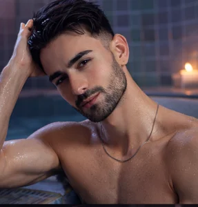 romavaleriano Yo  3টি ছবি