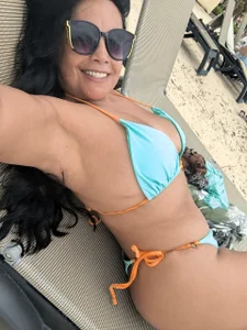 Relaxing at the beach… will you take my bikini off? de AntonellaFuji  5 Imagens