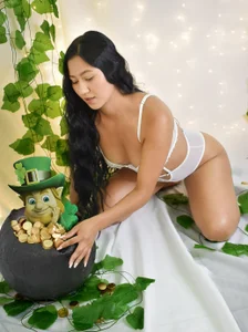 Iris_Thompson_ Happy San Patricio Day! 🍀 Foto 9