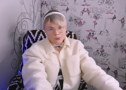 Elite maid de Brian_Mils  4 Imagens