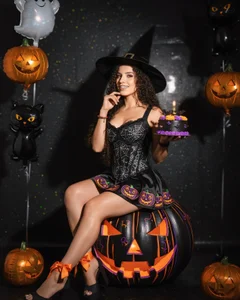 natalie_esmithHALLOWEEN 👻😈图片