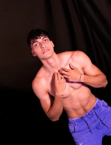 AlessioVitale 💋 Hard body, dirty mind — your favorite combo. Pic 4