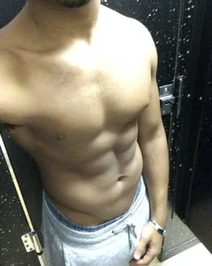 Outofhisleague_ Public зображення