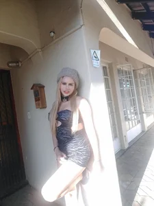 sexyWinnie69's XXX Nude Photo 1