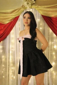 Lee_Haneul The only gift you need this season. 😉 зображення 6