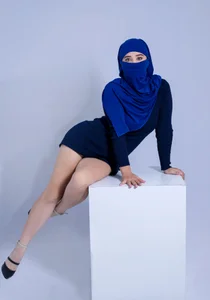 _Malak You saw me blue, desire deflected me 🔥💙 Bilde 5