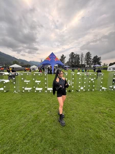 Melanie_Nyx 🩶 Gambar