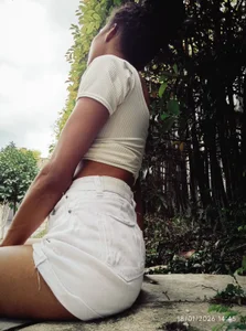 catiusca_reyes_03 Walking relaxed. Pic 5