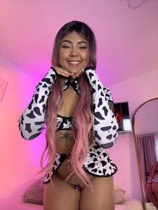 AlaiaRogers Little cow 🤍🖤 Pic 4