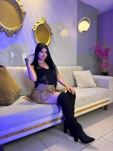 MiaLaurence I have everything you're looking for, and a little more 😈💦 Pic 5