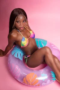 MadissonBonny_のParadise Vibesの 4枚の写真