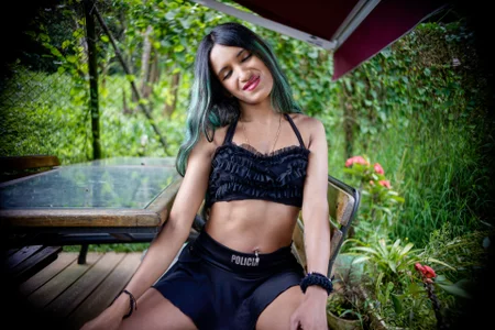 Yuri_Queen Nature and sexy slika 2