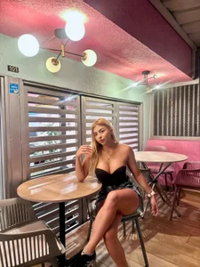 Appointment day 🖤 de AngelaBeker_  3 photos