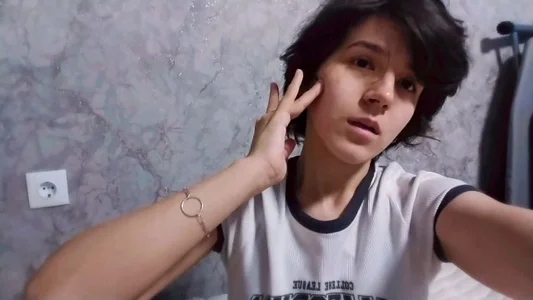 MerrieBarnicle Smile between moments 💗 Pic 2