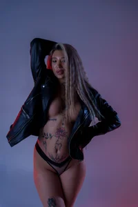 Sienna_Sunset Noir state of mind🖤 Foto 9