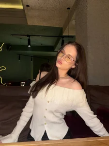 DebraSchneider Will someone invite me to a restaurant? Poză 4