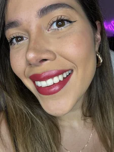 Condes_carmen Red lips Pic 5