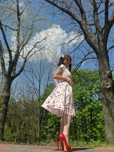 Lissabeta Cherry în forest Immagine 