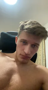 PKrisztian Public صورة واحدة|PKrisztian Public صورتان|PKrisztian Public  3 صور|PKrisztian Public  3 صورة