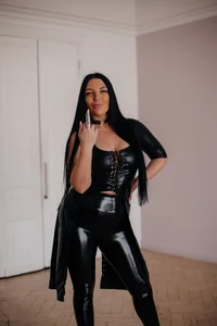 blackberry_star LATEX HIGH HEELS BOOTS BRUNETTE FEMDOM MISTRESS DOMINATION LEATHER Foto 4