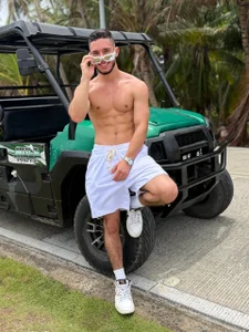 axel_tone in the streets of Sai🌴🏖️ 사진 4
