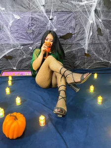 Trick, Treat, or Me?🎃💥 od KelseaDream  4 snímek