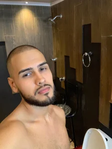 Marcus_Soler some in the bathroom 😛 Pic 7