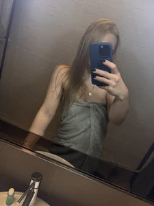VicksyWoods 👑 Pic 4