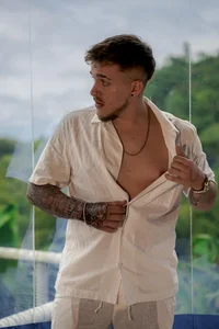 keane_lee_ 😉 One smile… and you’re already curious. Immagine 