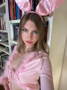 SluttyTeenagers's photo