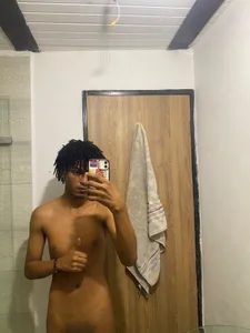 Yeison_Beatifull Public Pic 5